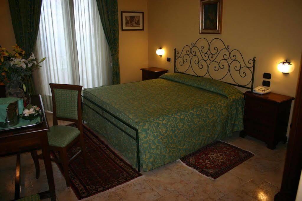 Hotel Primavera Dell'Etna Цафферана-Етнеа Екстер'єр фото
